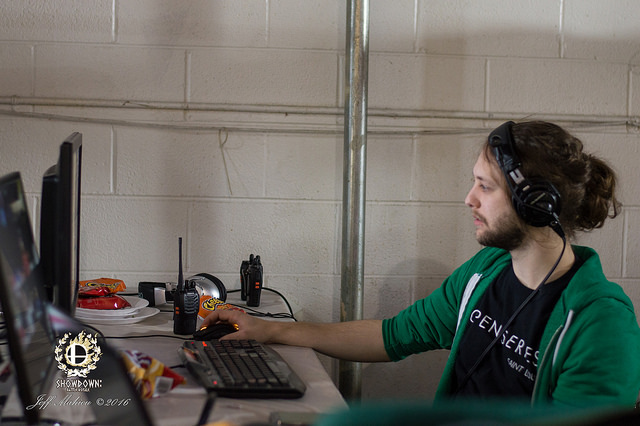 31376932150_01f8fcd738_z.jpg UR Sage working at